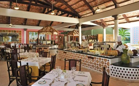 Restaurant buffet Ara